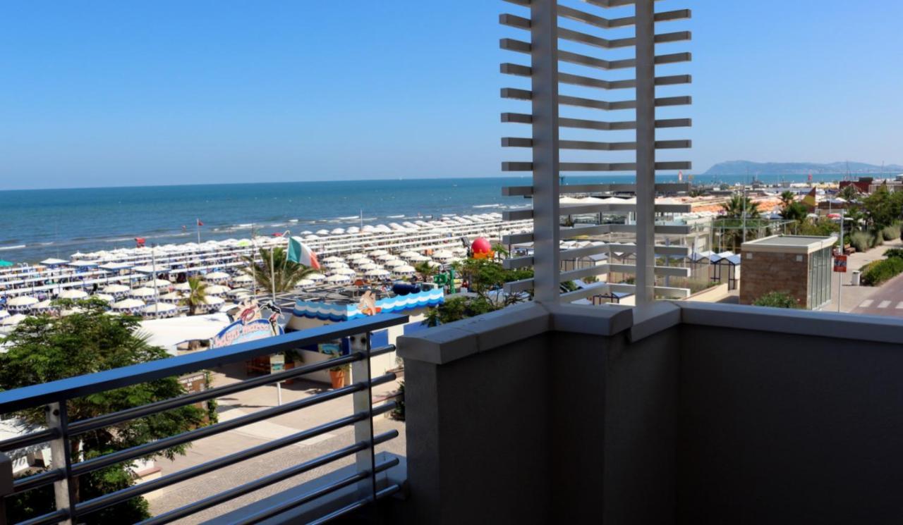 Hotel Record Riccione Exterior photo