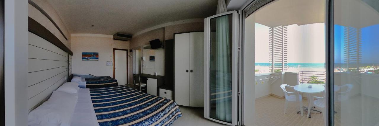 Hotel Record Riccione Exterior photo