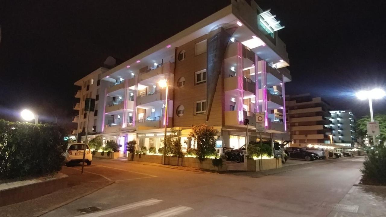 Hotel Record Riccione Exterior photo